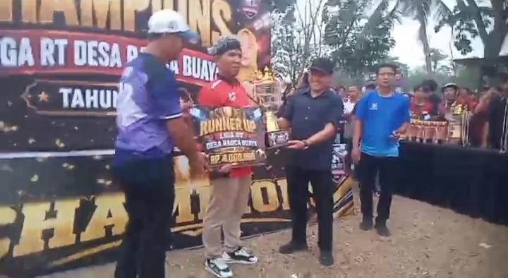 Juara ke 2 Liga RT Desa Rancabuaya (RT 10 : Engko Susanto)